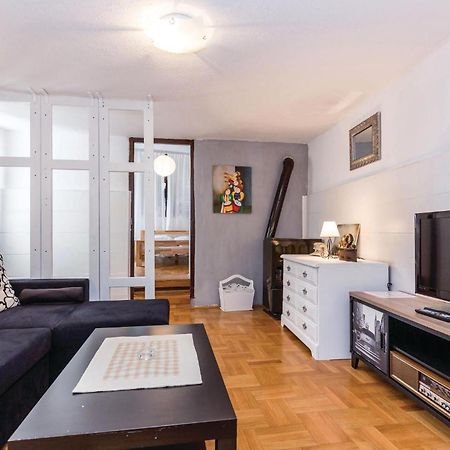 Amazing Apartment In Novi Vinodolski With Wifi Extérieur photo