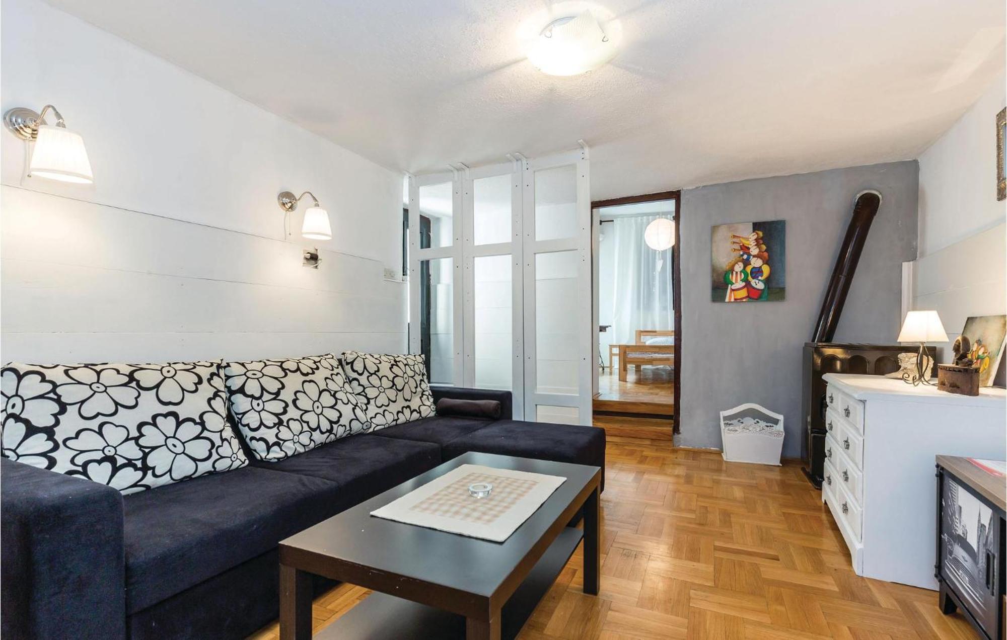Amazing Apartment In Novi Vinodolski With Wifi Extérieur photo