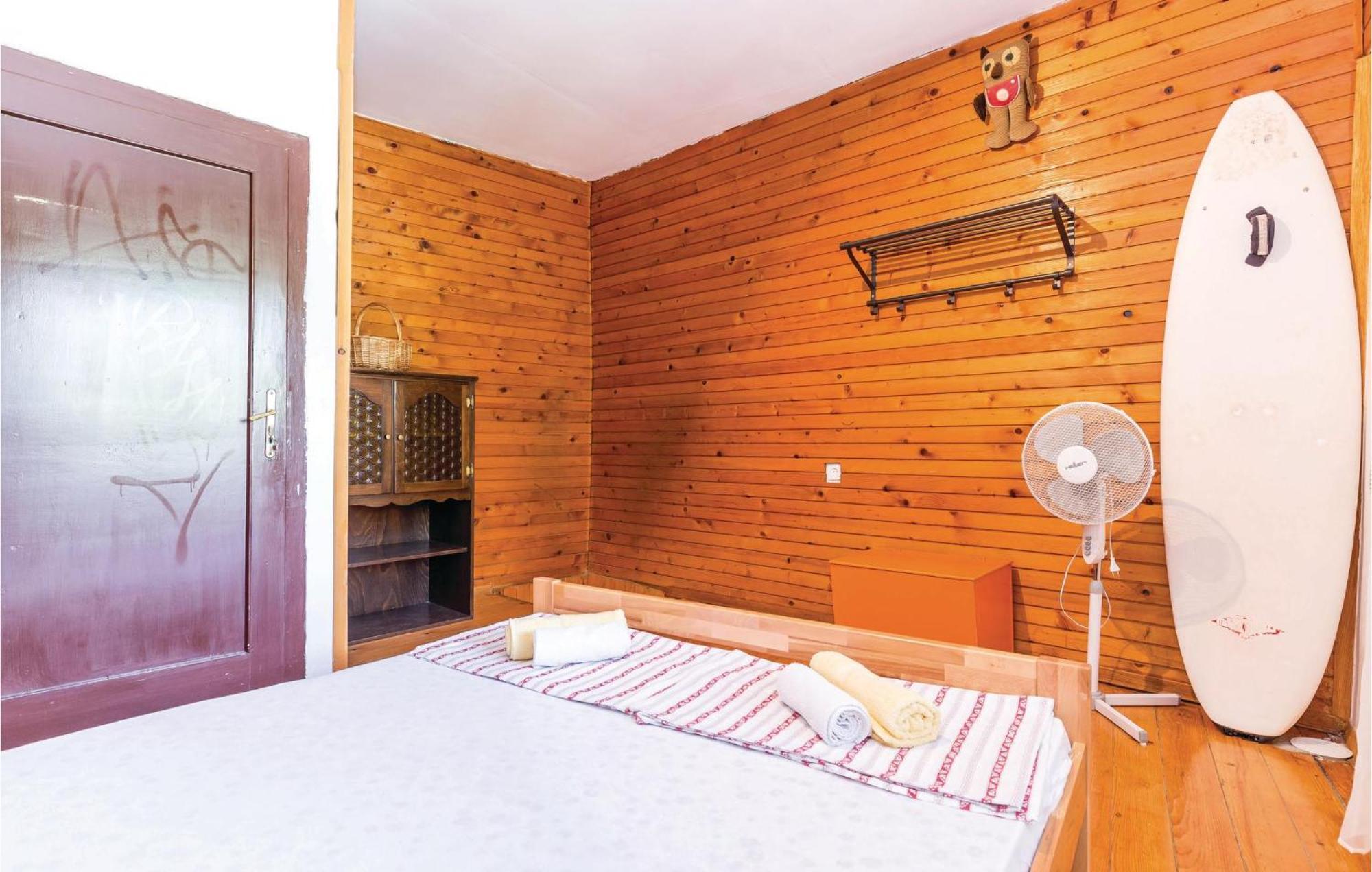 Amazing Apartment In Novi Vinodolski With Wifi Extérieur photo