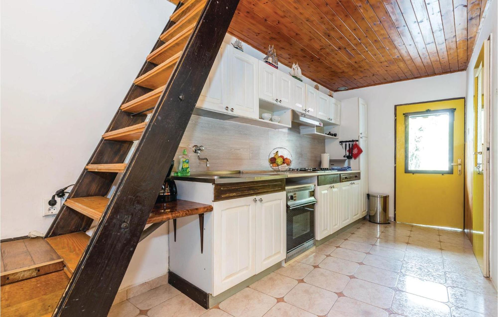 Amazing Apartment In Novi Vinodolski With Wifi Extérieur photo