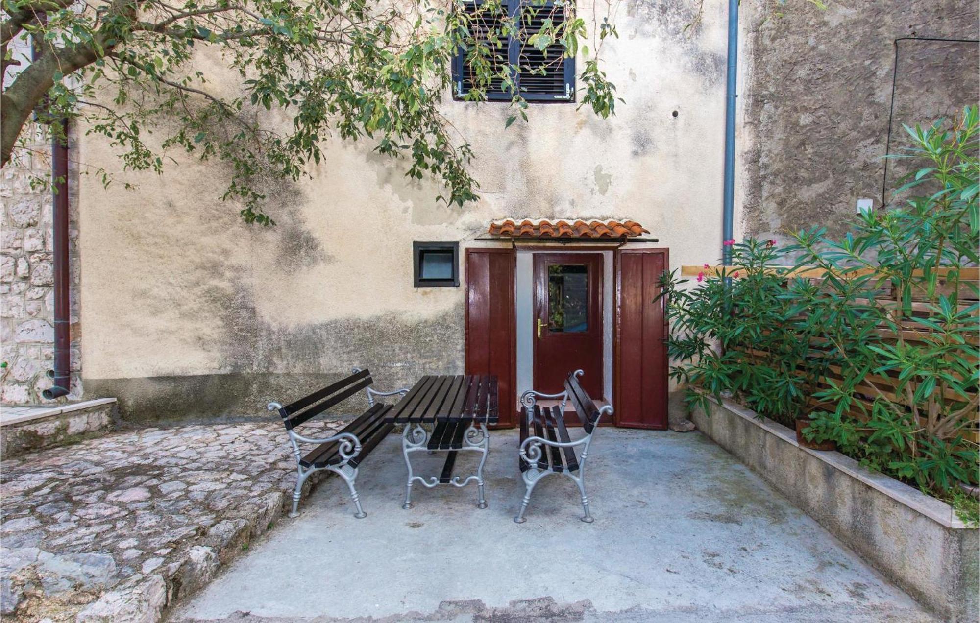 Amazing Apartment In Novi Vinodolski With Wifi Extérieur photo